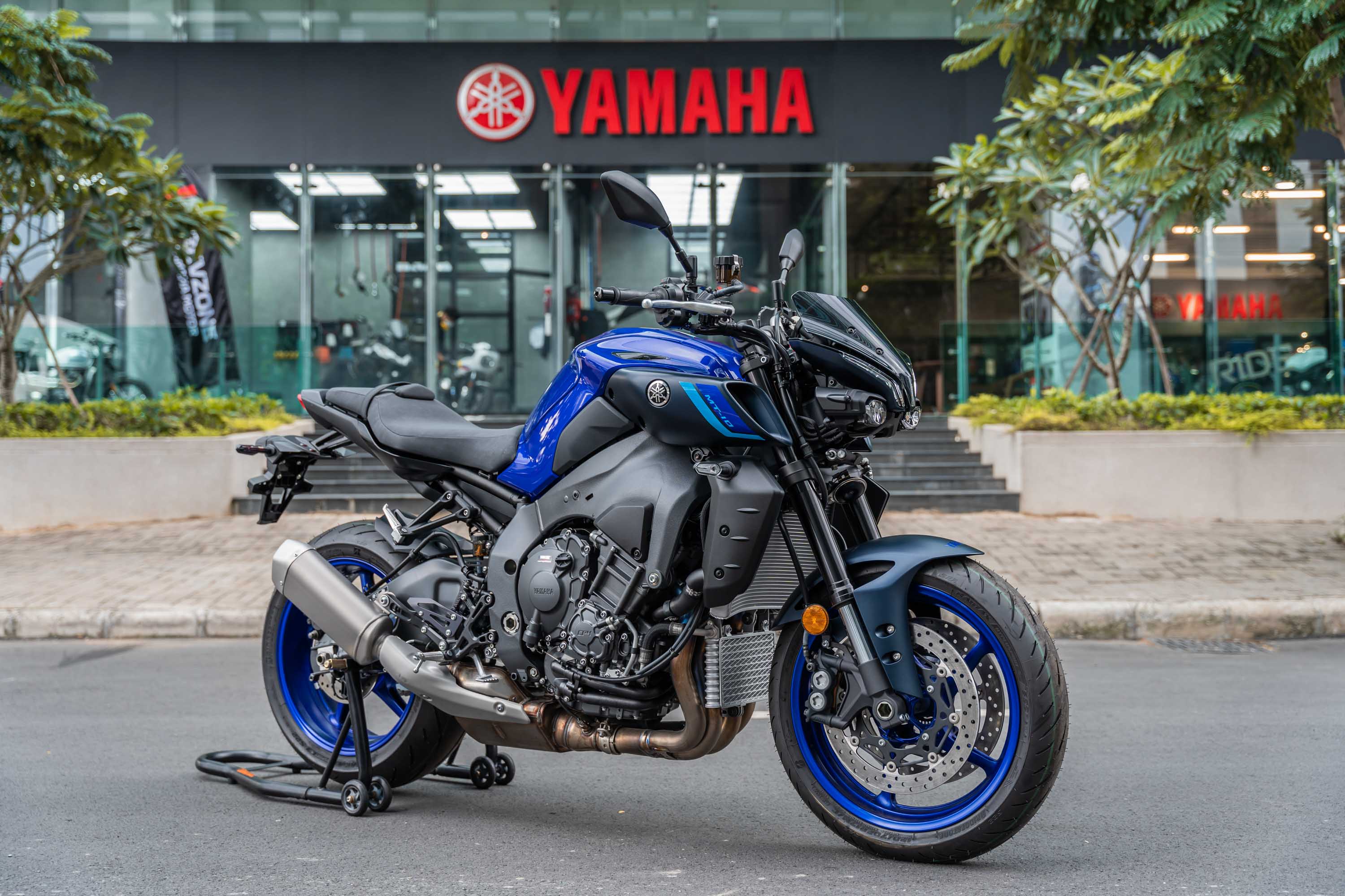 xe-yamaha-mt10-tieu-chuan-2022-ra-mat-anh-_8.jpg