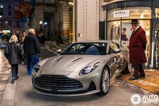 Aston Martin DB12 Goldfinger anh  (7).jpeg