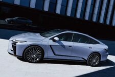 Lexus_ES_Shanghai_1.jpeg