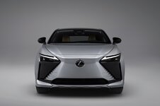 2026_Lexus_RZ_350e_05 Large.jpeg
