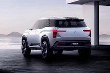 Mitsubishi DST Concept anh 1.jpg