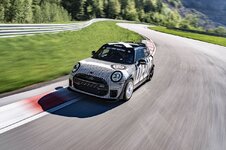 MINI John Cooper Works và Bulldog Racing anh 2.jpeg