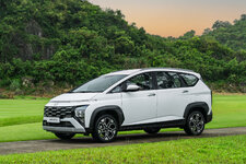 Hyundai-Stargazer-X-5.jpg