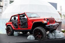 Jeep-Gustav-Klimt-anh-7.jpeg