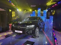 volkswagen-showroom-anh-6.jpeg