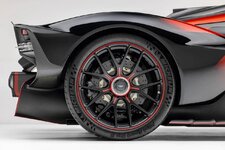 2024-aston--martin-valkyrie-0-1082786922.jpeg