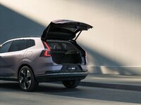new-volvo-xc70-plug-in-hybrid-suv-goes-live-with-massive-electric-range_30.jpg