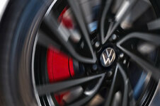 volkswagen-golf-xe-the-thao-anh-2.jpg