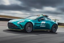 Aston_Martin_Vantage_S_FIA_Safety_Car_01.jpg
