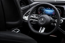 mercedes-e300-2025-anh-4.jpeg