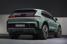 Porsche_Cayenne_Turbo_Electric_2.jpg