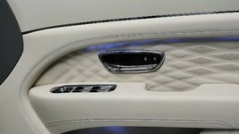 Bentley-Bentayga-Mulliner-Japan-Women-8.jpeg