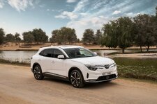 VinFast hợp tác PlusX Electric-anh-1.jpg