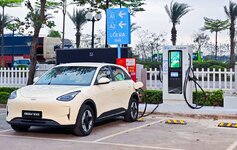 2. Trụ sạc DC tại Tasco Mall Long Biên - Hà Nội Large.jpeg