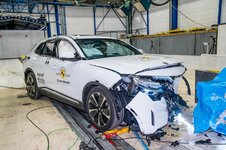 xe-dien-crash-test-anh-6.jpeg