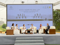 daihoc-tan-trao-hanh-trinh-tu-trai-tim-anh-_5.jpg