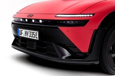 Hyundai_Ioniq_3_6.jpeg