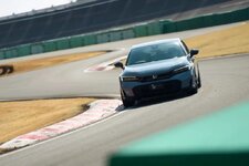 Honda Civic e:HEV RS-anh-11.jpg