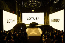ra-mat-xe-lotus-viet-nam-anh-_5.jpg