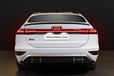 Audi_Sportback-etron_03.jpg