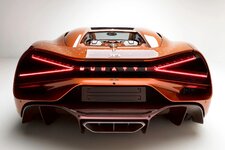 Bugatti_W16_Mistral_Le_Retour_du_Jeune_Prince_4.jpg