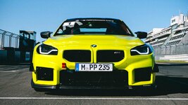 bmw-m2-mit-m-performance-track-kit.jpg