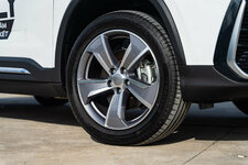 Geely-Okavango-2026 (3).jpg