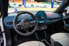 Mini-Aceman-EV-giá-hơn-hai-tỷ-đồng (30).jpg