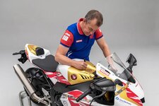 CBR1000RR-R Fireblade SP John McGuinness 30th Anniversary Replica-anh- (2).jpeg