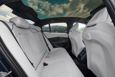 BMW-320i-2027 (2).jpg