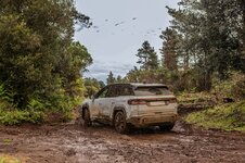 new-compass-4xe-4wd-lock-6 Large.jpeg
