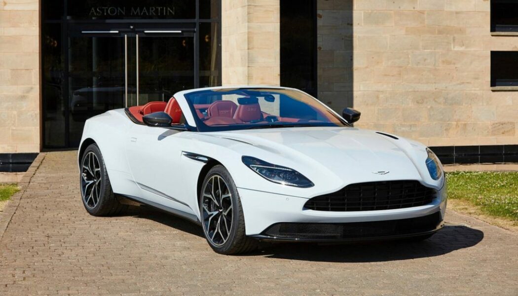 Aston Martin cung cấp hai phiên bản đặc biệt cho DB11