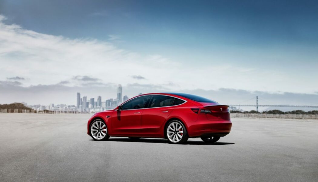 Tesla sản xuất 70.000 chiếc Model 3 trong hơn một năm