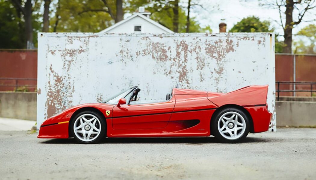 Chiếc Ferrari F50 đầu tiên trên thế giới bất ngờ được rao bán