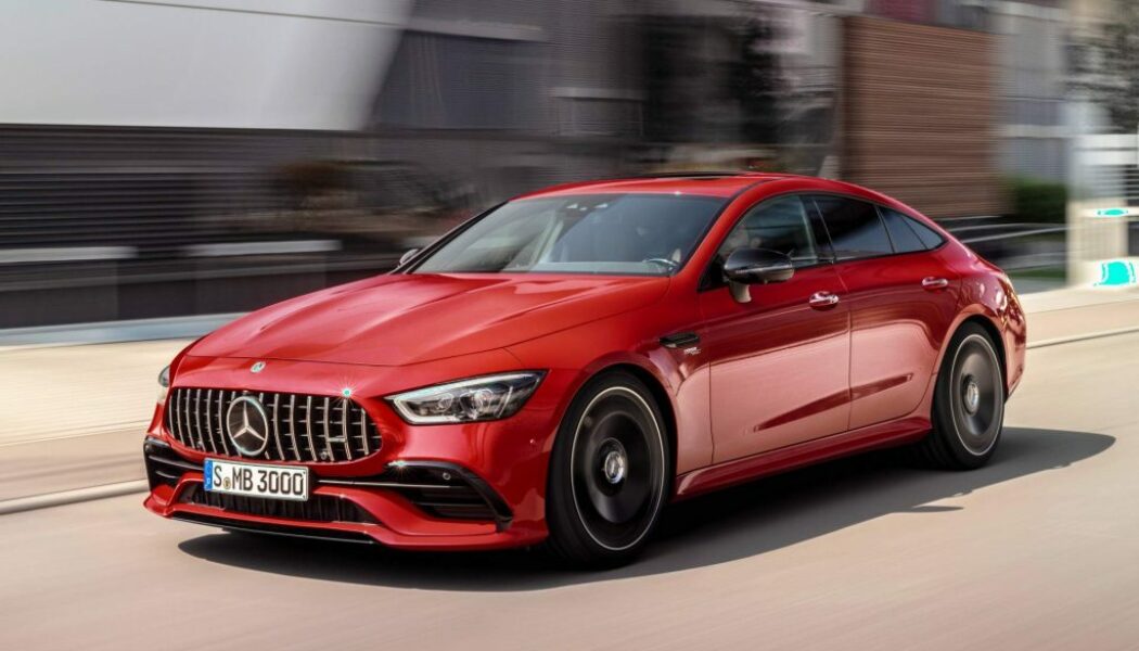 Mercedes-AMG ra mắt phiên bản giá rẻ của AMG GT 4 Door