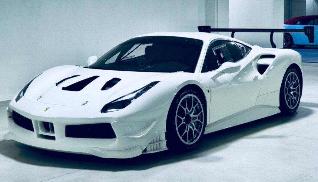 Ferrari 488 Challenge hàng hiếm được rao bán