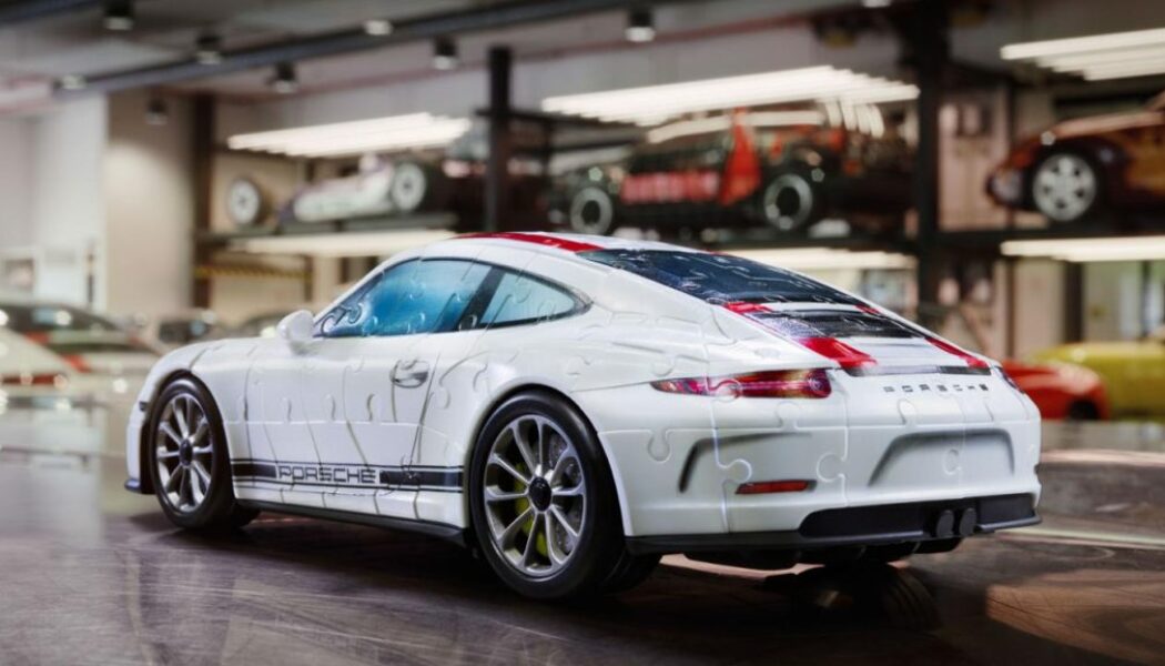 Porsche đưa ra lựa chọn “phổ thông” hơn cho 911 R