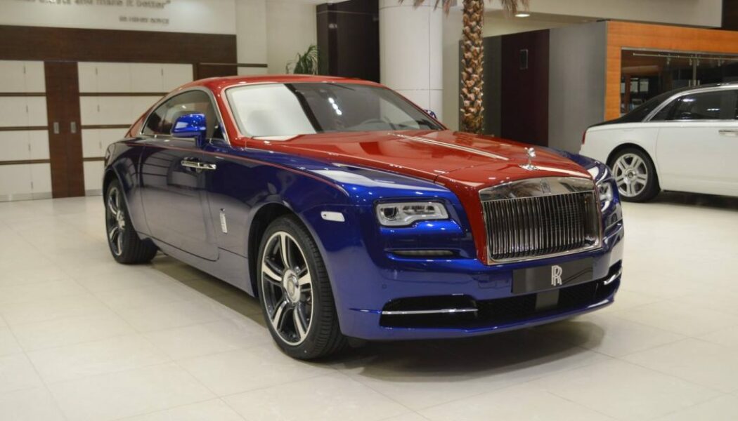 Rolls-Royce Wraith với phối màu “Superman” tại Abu Dhabi