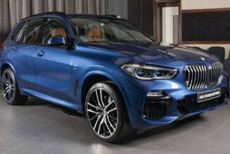 Diện kiến BMW X5 màu độc tại Abu Dhabi