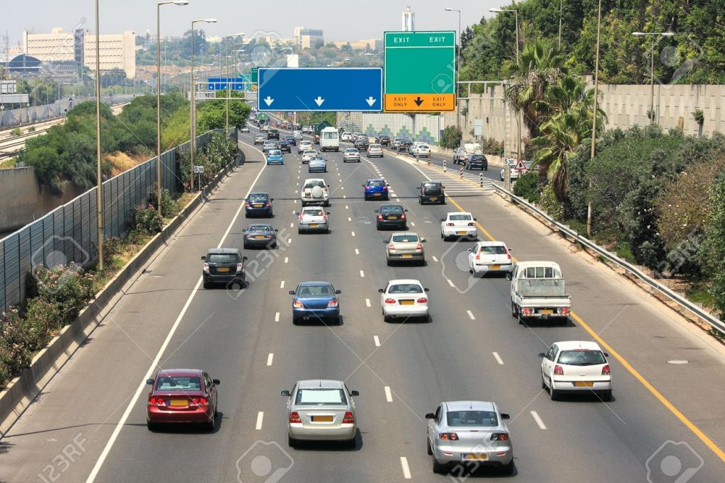 18256156-traffic-flow-on-freeway-during-rush-hour-in-tel-aviv-israel-1024x682.jpg