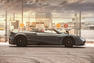 Pagani Huayra Roadster bất ngờ được rao bán