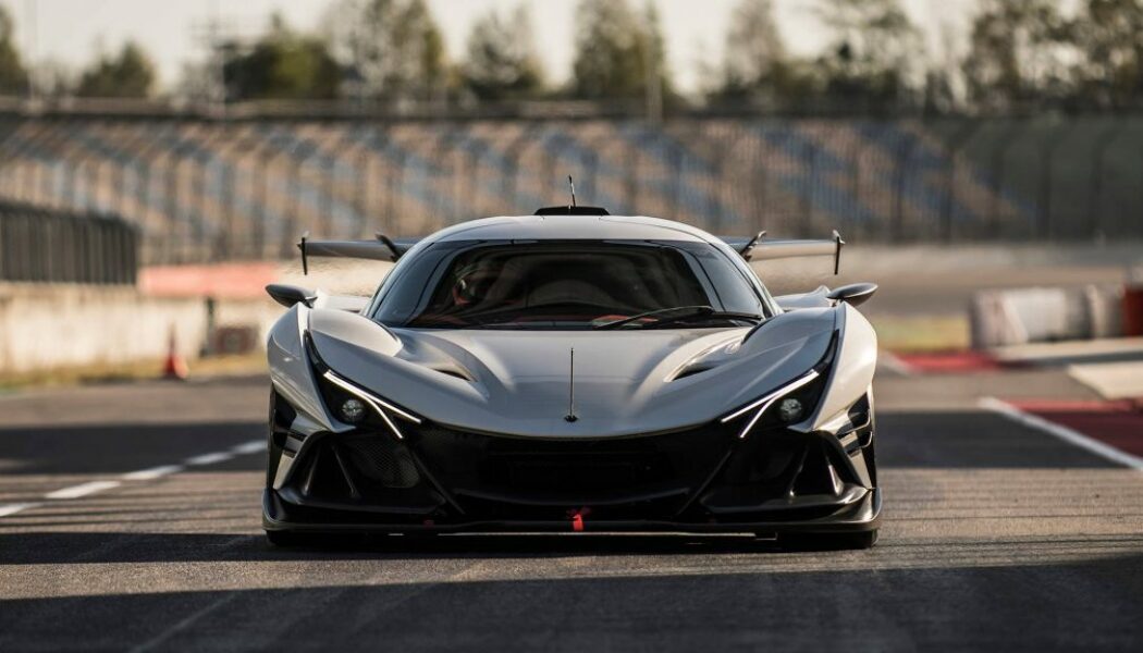 Siêu xe Apollo Intensa Emozione dần được hoàn thiện trên đường đua