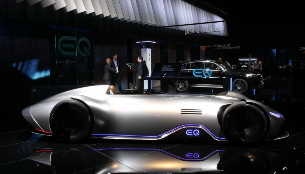 Cận cảnh tuyệt tác Mercedes-Benz Vision EQ Silver Arrow