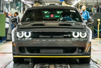 Dodge Challenger Hellcat Redeye trở thành “hậu duệ” của Demon