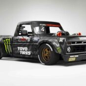 Ken Block kỷ niệm 10 trình diễn bằng mẫu bán tải Hoonitruck