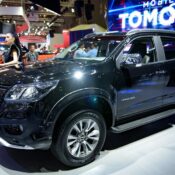 [VMS 2018] Chevrolet TrailBlazer trang bị gói phụ kiện Perfect Black