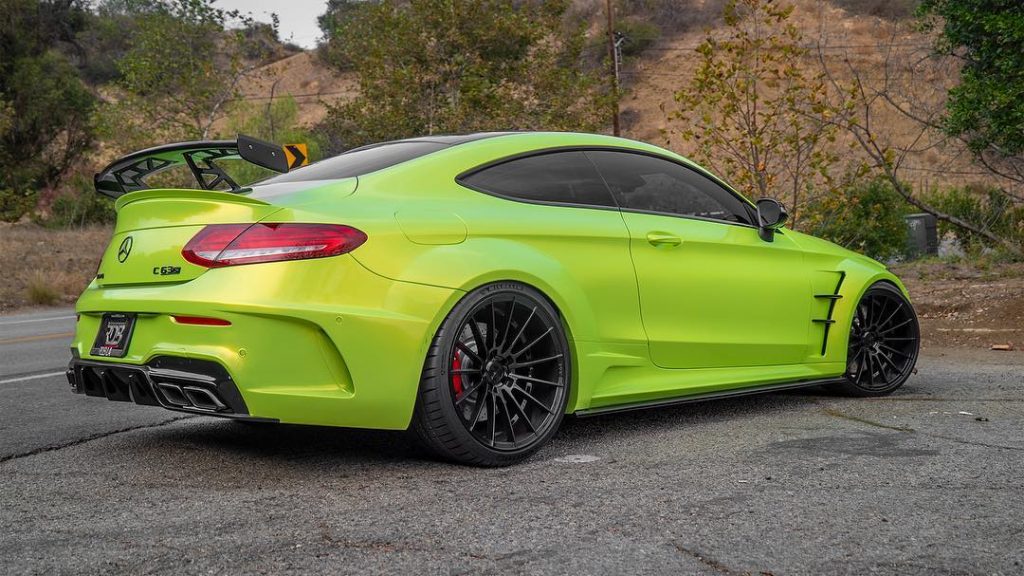 4a8d1be3-mercedes-amg-c63-s-coupe-tuning-lime-green-prior-design-2-1024x576.jpg