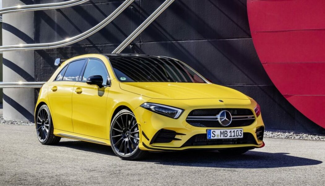 Xe sang thể thao cỡ nhỏ Mercedes-AMG A35 có giá từ 1,27 tỷ đồng