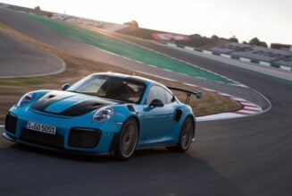 Porsche ra mắt gói trang bị Clubsport cho 911 GT2 RS