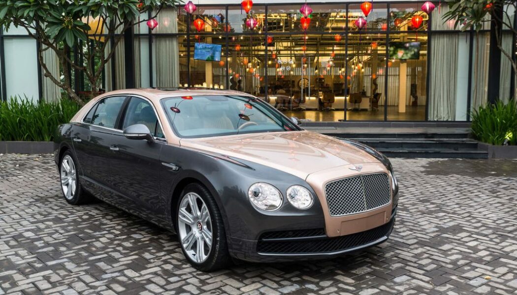 Bentley Flying Spur V8 Duotone độc đáo tại Việt Nam